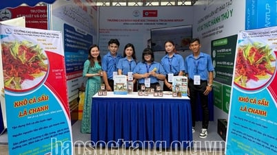 Độc đáo món khô cá sấu lá chanh