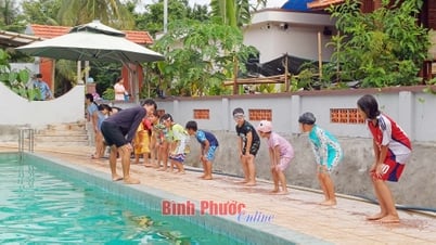 Phòng chống đuối nước từ ghế nhà trường đến thực hành kỹ năng bơi