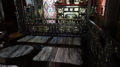 Unique houses in the West: Wooden houses storing thousands of valuable antiques
