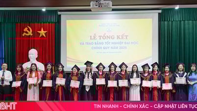 Trường Đại học Hà Tĩnh trao bằng tốt nghiệp cho 389 sinh viên