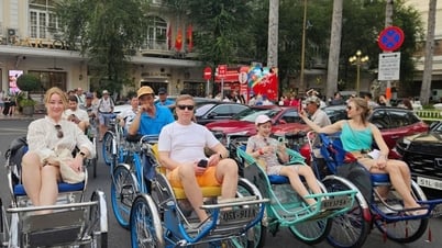 Điểm đến du lịch TP HCM, Hà Nội bỗng "nổi như cồn"