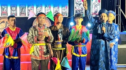 Người “tiếp lửa” tình yêu bài chòi