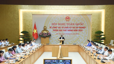 [Foto] Premierminister Pham Minh Chinh leitet die Nationale Konferenz zur Organisation der High School-Abschlussprüfung 2025