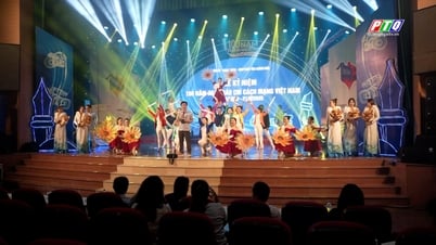การซ้อมใหญ่รายการฉลองครบรอบ 100 ปีวันนักข่าวปฏิวัติเวียดนาม