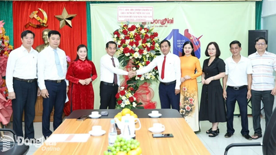 Phó bí thư Tỉnh ủy, Chủ tịch HĐND tỉnh Thái Bảo đi thăm, chúc mừng các cơ quan báo chí
