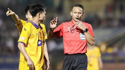 Hai trọng tài Malaysia bắt hai trận nóng nhất vòng cuối V-League: Chứng kiến nước mắt đội xuống hạng