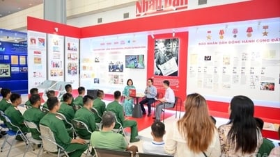 ニャンダン新聞は、2025年の全国報道フェスティバルで「ニャンダン新聞のホーおじさんの文化とジャーナリズムに関する記事」という本を紹介しました。