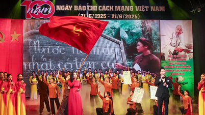 កម្មវិធីសិល្បៈរំលឹកខួប 100 ឆ្នាំនៃបដិវត្តន៍សារព័ត៌មានវៀតណាម