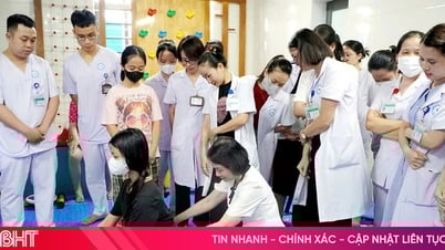 Chuyên gia Bệnh viện Nhi Trung ương chuyển giao kỹ thuật phục hồi chức năng