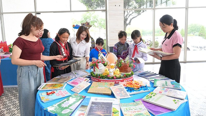 Ceremonia de entrega de premios del Concurso de Embajadores de la Cultura de la Lectura de la Provincia de Lao Cai 2025