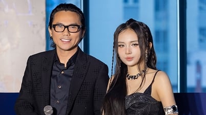 トゥイ・ヒエンとトゥ・ドゥアの娘がセクシーな姿で、両親の感動的な事実を明かす