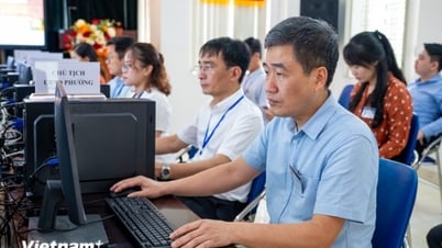Hanoi testet offiziell eine Zwei-Ebenen-Regierung in 126 Bezirken und Gemeinden