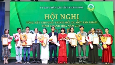 Hoang Kim Bird's Nest fühlt sich geehrt, die 4-Sterne-OCOP-Zertifizierung für 4 Produkte aus geschmorten Vogelnestern zu erhalten.