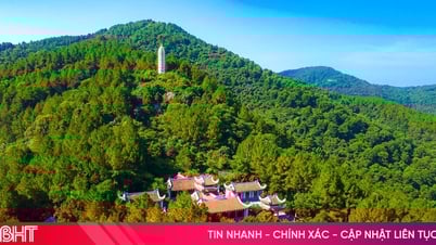 Ngắm cảnh sắc Hương Tích tự giữa nắng hè
