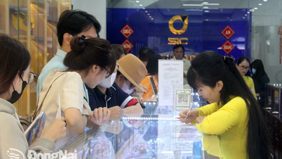 Giá vàng có xu hướng giảm, chênh lệch giữa giá vàng miếng mua vào - bán ra còn 2 triệu đồng/lượng