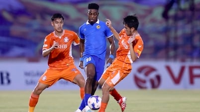 គួរឱ្យស្តាយដែលអតីតជើងឯក V-League ពីរកំពុងតស៊ូដើម្បីជៀសវាងការកាត់ចោល: តើពួកគេអាចគេចចេញពីជាមួយគ្នាបានទេ?
