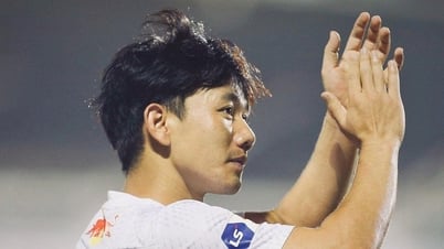 ミン・ヴオンさんは感動して声を詰まらせながら、HAGLを辞めた理由を説明し、ドゥック氏に感謝の意を表した。