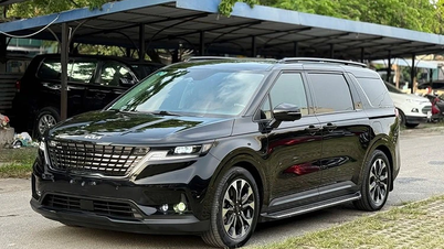 Kia Carnival offre jusqu'à 210 millions de VND d'incitations chez les concessionnaires vietnamiens