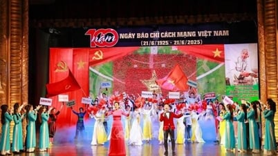 Chương trình nghệ thuật đặc biệt kỷ niệm 100 năm Ngày Báo chí Cách mạng Việt Nam: Mãi mãi tấm lòng son, ngòi bút sắc