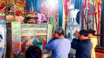 Khách đổ xô về Hà Tiên nhân kỷ niệm 290 năm ngày mất Đức khai trấn Mạc Cửu