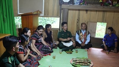 Xây tình quân dân nơi biên giới