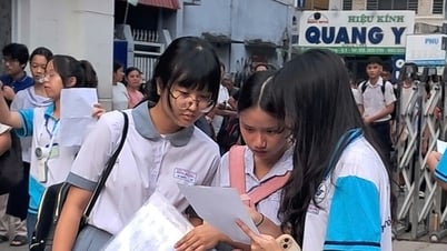 영재고등학교가 10학년 입학 시기를 조정한 이유는 무엇입니까?