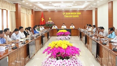 Chủ tịch UBND tỉnh dự tổng kết chương trình xây dựng nông thôn mới, giảm nghèo