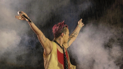 G-Dragon đội mưa hát 5 bài, BTC không chào từ biệt khiến vạn fan hụt hẫng