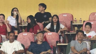 Đoàn Văn Hậu đến chia vui, không nhận HCĐ cùng CLB CAHN