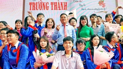 Lễ tri ân tại Trường THPT Nguyễn Thị Diệu: Cha mẹ không thể làm thay các em mãi
