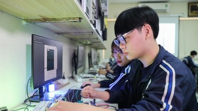 Trường ĐH Công nghệ - ĐHQGHN thêm 2 tổ hợp xét tuyển mới năm 2025 có môn Tin