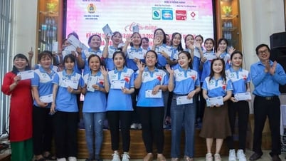 អមដំណើរ និងថែទាំកម្មករ និងកម្មករ