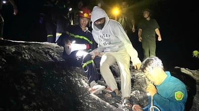 Polizei rettet drei Touristen, die sich beim Aufstieg auf den Berg Hoang Nguu Son verirrt hatten