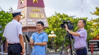 Nhà báo - “nghề’, “nghiệp” và tinh thần phụng sự