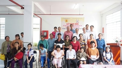 Join hands to care for victims of Agent Orange