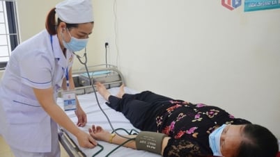 Bảo đảm y tế cơ sở, vì sức khỏe nhân dân