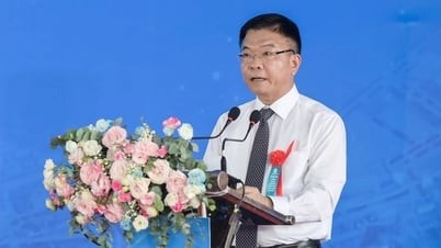 Stellvertretender Premierminister nimmt an Grundsteinlegungszeremonie für Stahlprojektkomplex in Nam Dinh teil