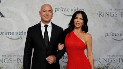 Tỉ phú Jeff Bezos và Lauren Sánchez quyên góp từ thiện trước lễ cưới