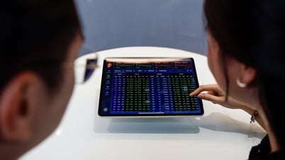 VN-Index tăng mạnh nhờ cổ phiếu 'họ' Vingroup