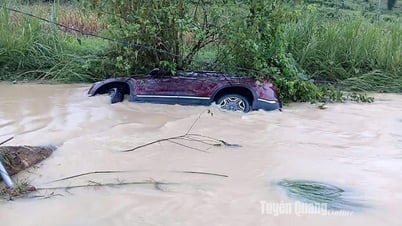 Mưa lớn gây thiệt hại nhiều tài sản, hoa màu của người dân