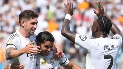Chơi thiếu người, Real Madrid vẫn thắng tưng bừng ở FIFA Club World Cup