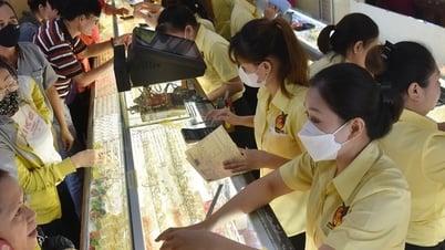 Cuối ngày 24-6, giá vàng bất ngờ rớt thẳng đứng