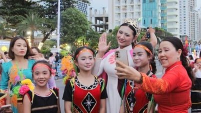 មហោស្រពវប្បធម៌ និងទេសចរណ៍សមុទ្រ Nha Trang ឆ្នាំ 2025 ទាក់ទាញភ្ញៀវទេសចរណ៍ជាង 660.000 នាក់។