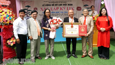 Công bố xác lập kỷ lục Việt Nam cho sản phẩm Bonsai - cây cảnh cặp vạn niên tùng của Nghệ nhân Nguyễn Đức Tài