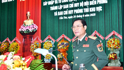 Đại tướng Nguyễn Tân Cương dự, chỉ đạo Lễ công bố quyết định đối với các đơn vị thuộc Quân khu 9