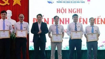 วิทยาลัยการท่องเที่ยวญาจาง: มอบรางวัลแก่บุคคลและกลุ่มบุคคลที่มีผลงานดีเด่น