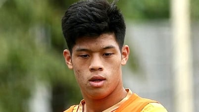 โค้ชคิม ซาง ซิก เรียกตัวกองกลาง เหงียน ดึ๊ก เวียด เข้าร่วมทีมชาติเวียดนาม U23