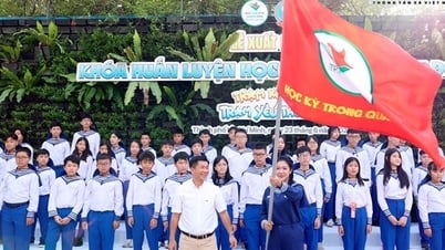 수백 명의 젊은이들이 2025년 군사학기에 참여합니다.