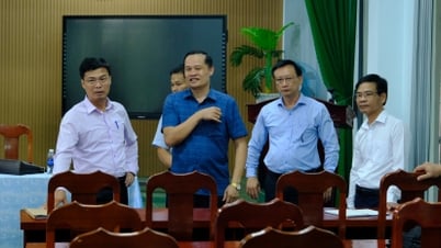 딘 반 투안(Dinh Van Tuan) 성 인민위원회 부위원장이 다 화이 지역의 2025년 고등학교 졸업 시험 준비 상황을 시찰했습니다.