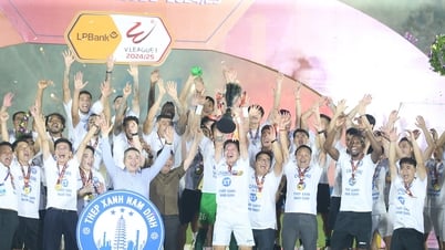 Nam Định và hành trình vô địch tuyệt đối ở V-League